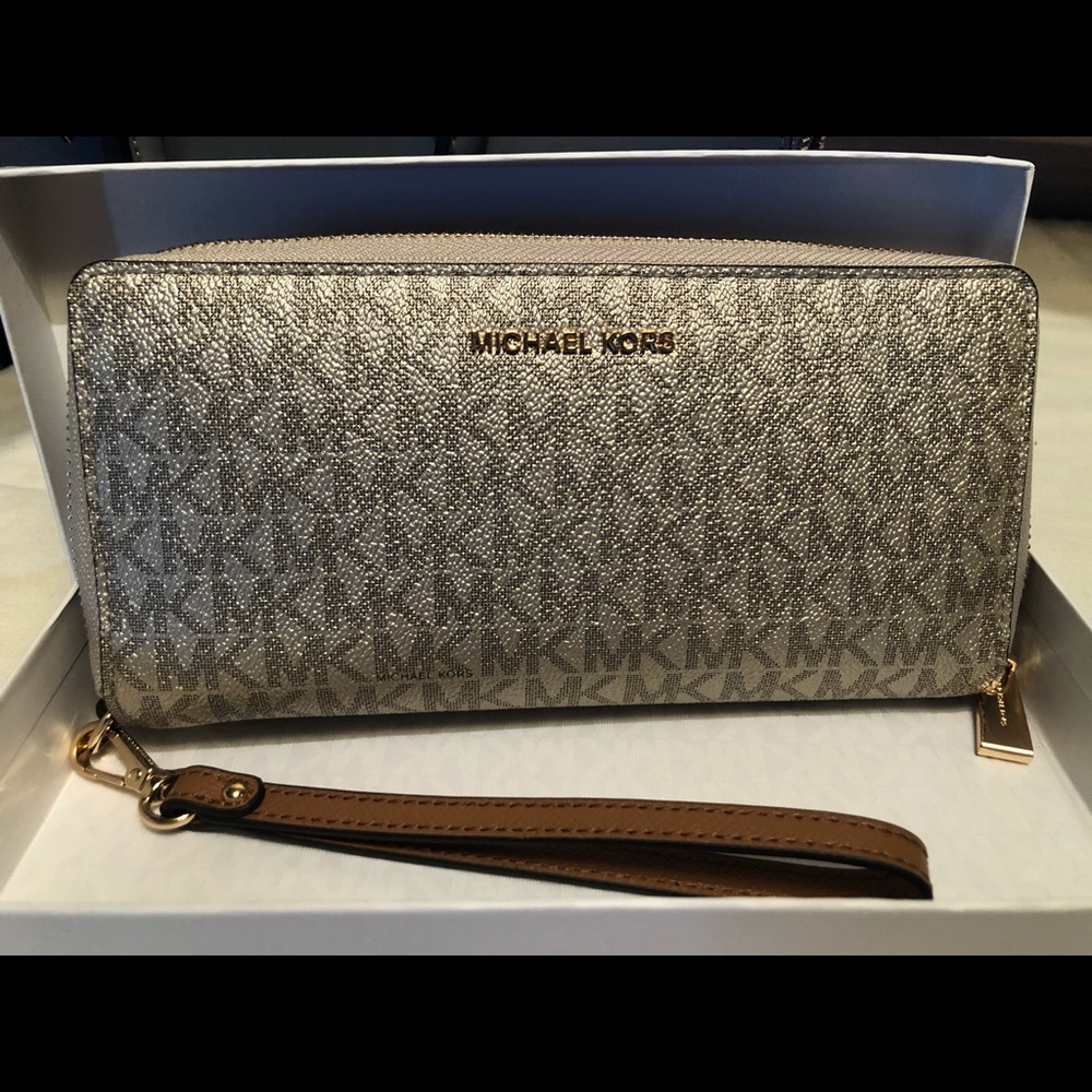 MK wristlet